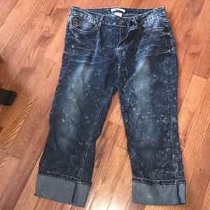 Pre-loved acid washed capri jeans